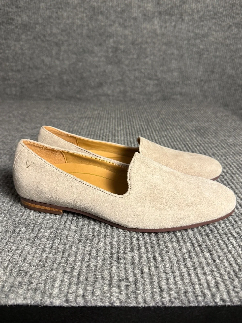 Vionic Willia II Taupe Gray Suede Slip-On Loafer with Tan Insole Size 7.5